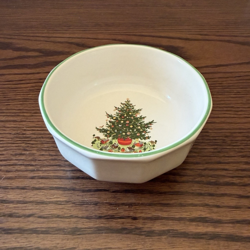 Pfaltzgraff Christmas Heritage Fruit Desert Berry Bowl Tree 4 3/4" Made In USA